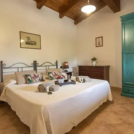 Villa Olivastri With Pool In The Nature Park Of Porto Conte