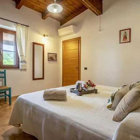 Villa Olivastri With Pool In The Nature Park Of Porto Conte