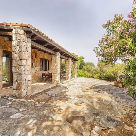 Olivastri With Pool In The Nature Park Of Porto Conte Villa Santa Maria la Palma