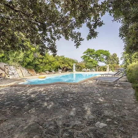 Olivastri With Pool In The Nature Park Of Porto Conte Vila *