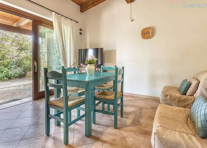 Villa Olivastri With Pool In The Nature Park Of Porto Conte
