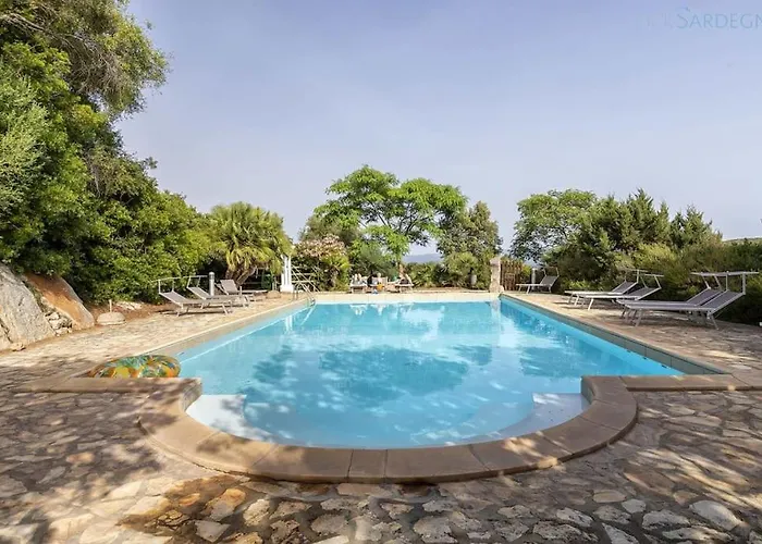 Villa Olivastri With Pool In The Nature Park Of Porto Conte